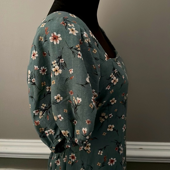 Just Found Floral Sage Green Cottage-core midi dress. NWT 🌿 - Picture 6 of 11